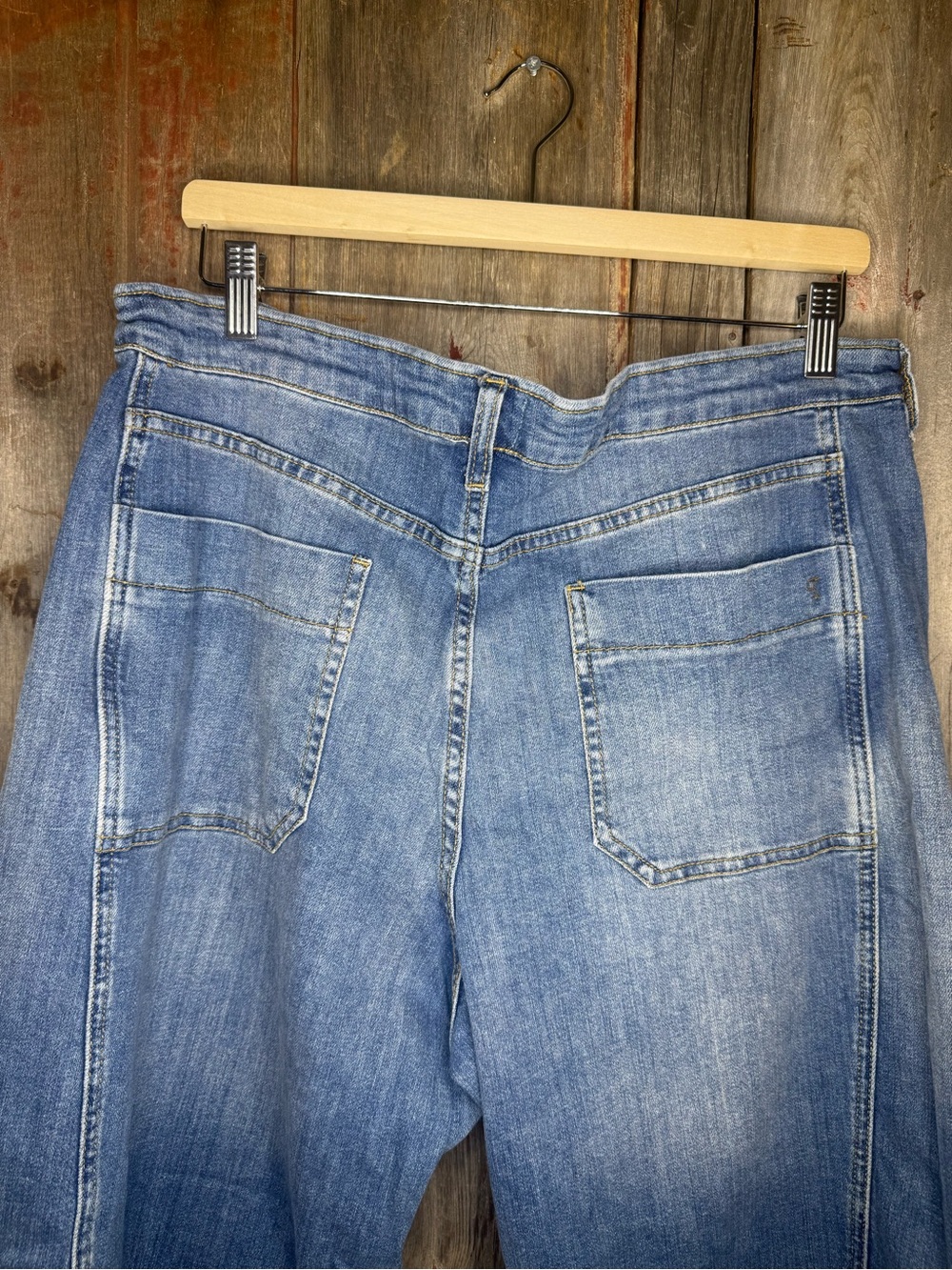 Pilcro Anthropologie Kenna Mid Rise Barrel Denim Jeans in Blue Wash 33 - Picture 9 of 13